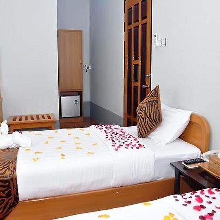 Royal Tulip Hotel Mandalay Exteriör bild