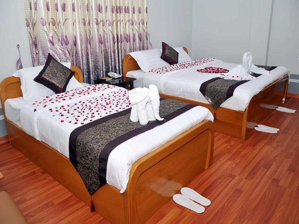 Royal Tulip Hotel Mandalay Exteriör bild